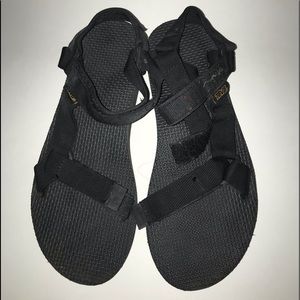 Teva's - size 8